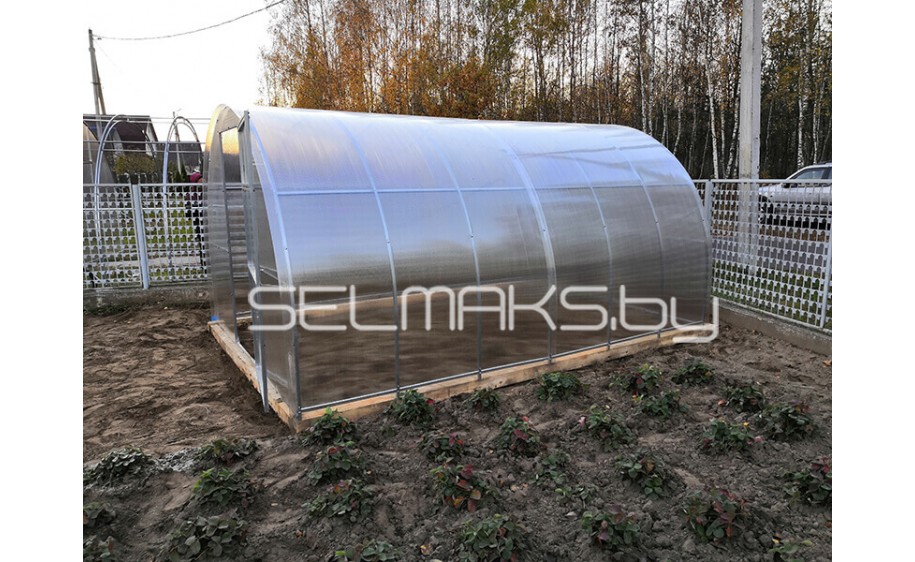 Теплица «Агросила» 3,3 4 метра с поликарбонатом Экосот 4 мм 0,42 кг/м2