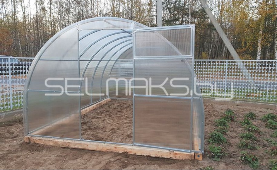 Теплица «АгрономЛюкс-1» 4 метра с поликарбонатом Экосот 4 мм 0,42 кг/м2