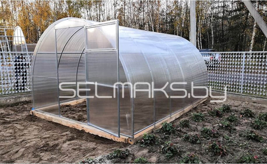 Теплица «Агросила» 4 метра с поликарбонатом Экосот 4 мм 0,42 кг/м2