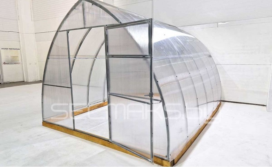 Теплица «Агроном Стрелка Плюс» 4 метра с поликарбонатом Экосот 4 мм 0,42 кг/м2