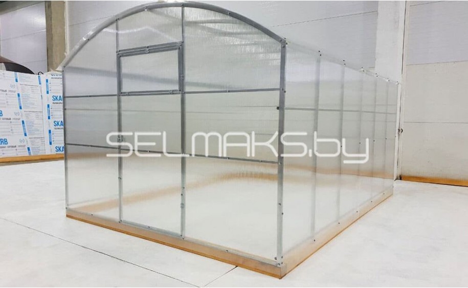 Теплица «Прямостенная 3.0» 10 метров с поликарбонатом Скарб Про Люкс 6 мм 1,30 кг/м2